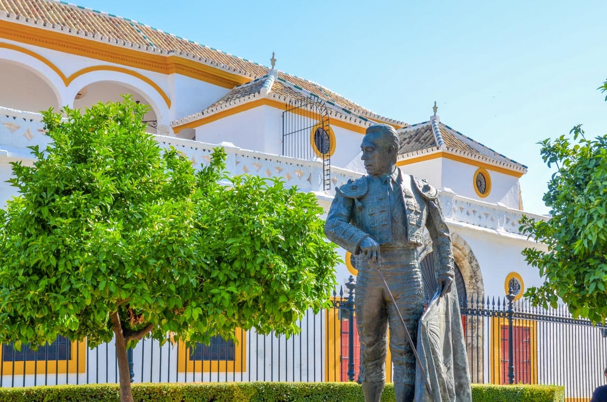 Statue de matador aux arènes de Séville